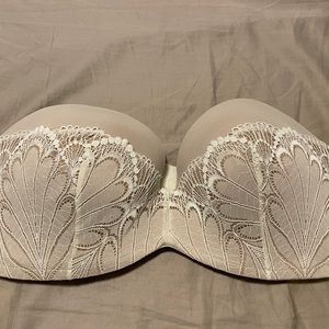 New without tags WonderBra push up strapless bra